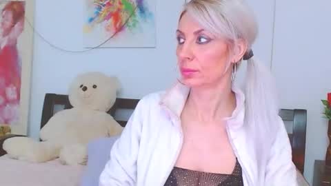 Lara online show from February 15, 8:13 am