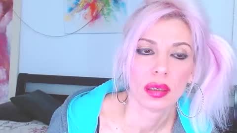 Snapshot of lillianasara chatting on March 5, 7:28 pm Lara online show from March 5, 7:28 pm
