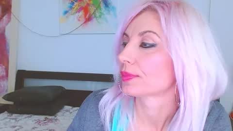 Snapshot of lillianasara chatting on February 13, 12:24 am Lara online show from February 13, 12:24 am