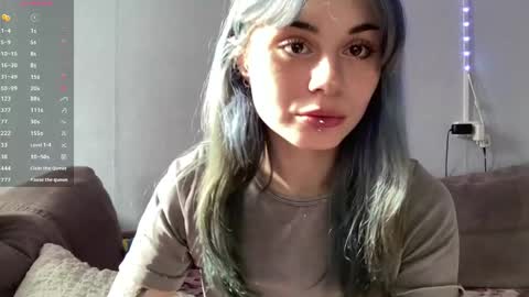 Amelia online show from April 25, 12:30 pm