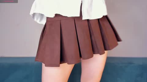 Celina Lillie online show from April 21, 2:51 am