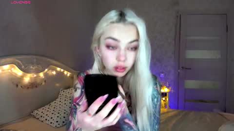 LilliMoore online show from June 8, 11:26 pm