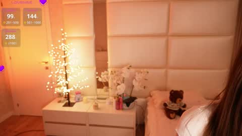 Lilly Colins online show from March 14, 7:48 pm