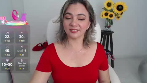 Snapshot of lilly_milf chatting on October 8, 4:22 pm Lilly online show from October 8, 4:22 pm