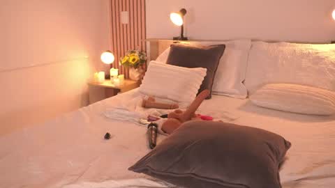 Lilly Thompson  online show from June 8, 1:28 am