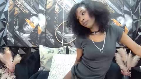 Snapshot of lilmissbaddiexxx chatting on September 10, 7:47 pm lilmissbaddiexxx online show from September 10, 7:47 pm