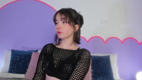 Snapshot of lilou_albrecht chatting on March 6, 1:24 pm Lilou online show from March 6, 1:24 pm