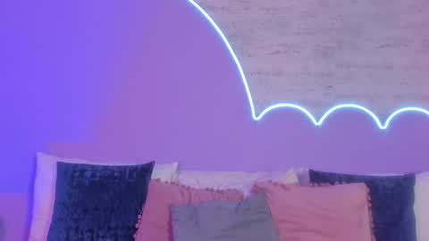 Snapshot of lilou_albrecht chatting on October 18, 1:03 pm Lilou online show from October 18, 1:03 pm