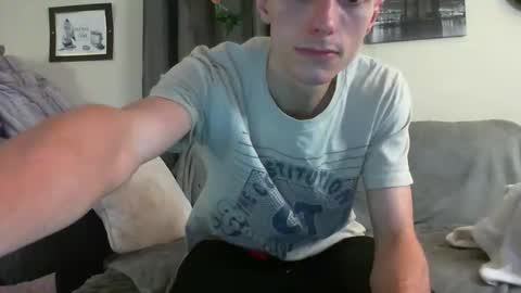 Snapshot of lilvioletxxx chatting on October 16, 2:47 am Little Violet online show from October 16, 2:47 am