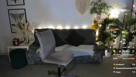 lily_dallass online show from August 8, 6:49 pm