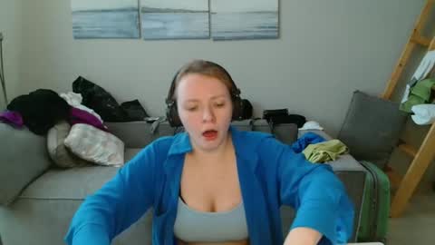 Lily dollyx online show from October 22, 10:20 am