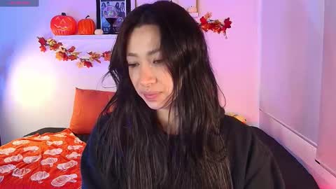 Snapshot of lily_evans_ chatting on October 10, 9:41 pm just lily online show from October 10, 9:41 pm