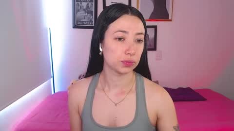 Snapshot of lily_evans_ chatting on February 20, 8:25 pm just lily online show from February 20, 8:25 pm