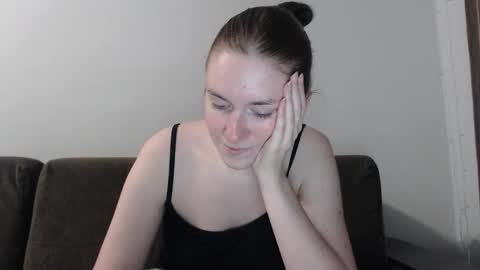 Snapshot of lily_love_x chatting on October 2, 11:21 pm lily_love_x online show from October 2, 11:21 pm
