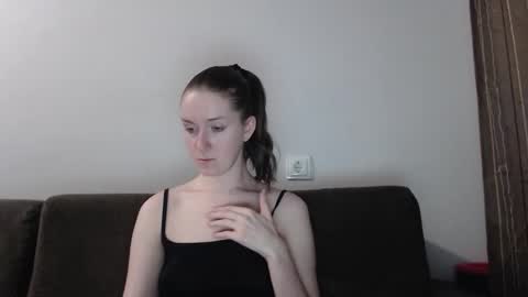 lily_love_x online show from February 9, 10:34 pm