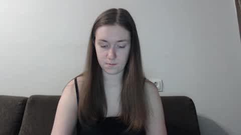 Snapshot of lily_love_x chatting on February 13, 3:29 am lily_love_x online show from February 13, 3:29 am