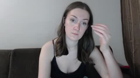 lily_love_x online show from January 6, 11:41 pm