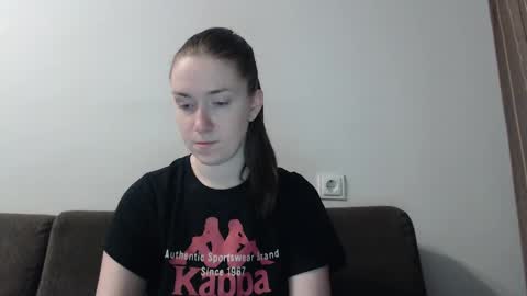 Snapshot of lily_love_x chatting on February 12, 4:01 am lily_love_x online show from February 12, 4:01 am