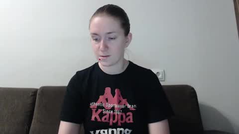 Snapshot of lily_love_x chatting on February 9, 6:01 am lily_love_x online show from February 9, 6:01 am