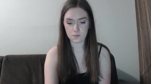 Snapshot of lily_love_x chatting on February 24, 3:10 am lily_love_x online show from February 24, 3:10 am