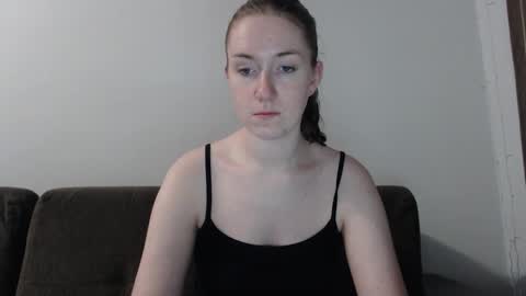 Snapshot of lily_love_x chatting on September 30, 10:58 pm lily_love_x online show from September 30, 10:58 pm