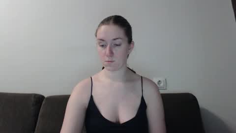 Snapshot of lily_love_x chatting on January 5, 12:09 am lily_love_x online show from January 5, 12:09 am