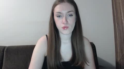 Snapshot of lily_love_x chatting on March 9, 4:05 am lily_love_x online show from March 9, 4:05 am