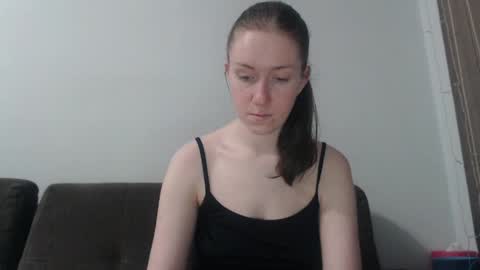 lily_love_x online show from April 24, 2:25 am
