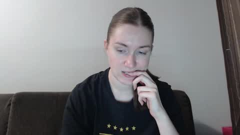 Snapshot of lily_love_x chatting on January 7, 10:41 pm lily_love_x online show from January 7, 10:41 pm