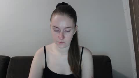 Snapshot of lily_love_x chatting on September 10, 4:23 am lily_love_x online show from September 10, 4:23 am