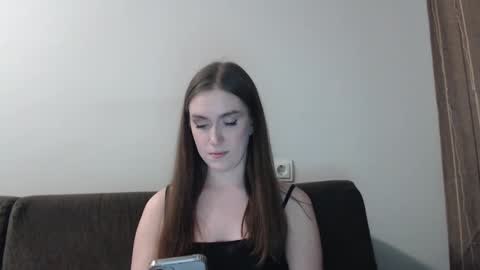 Snapshot of lily_love_x chatting on March 1, 1:11 am lily_love_x online show from March 1, 1:11 am