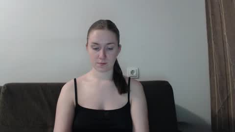 Snapshot of lily_love_x chatting on February 28, 2:09 am lily_love_x online show from February 28, 2:09 am