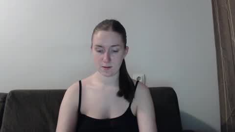Snapshot of lily_love_x chatting on February 26, 11:37 pm lily_love_x online show from February 26, 11:37 pm