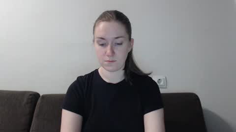 Snapshot of lily_love_x chatting on February 1, 11:27 pm lily_love_x online show from February 1, 11:27 pm