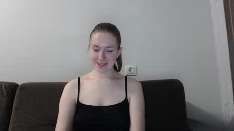 Snapshot of lily_love_x chatting on October 10, 10:36 pm lily_love_x online show from October 10, 10:36 pm
