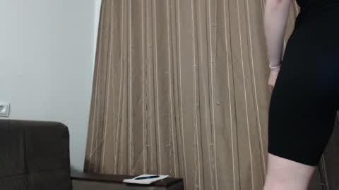 Snapshot of lily_love_x chatting on February 18, 11:19 pm lily_love_x online show from February 18, 11:19 pm