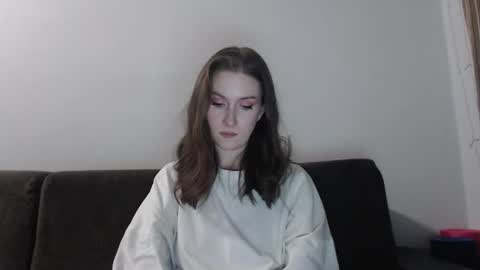 lily_love_x online show from February 11, 10:44 pm
