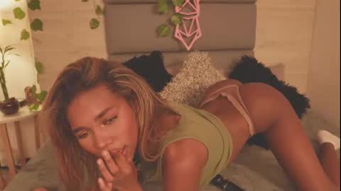 Lily Miiller online show from January 31, 9:57 pm