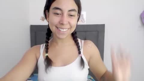 Lily Roberts online show from June 14, 3:01 pm