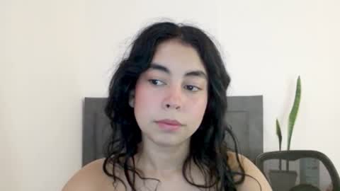 Lily Roberts online show from July 11, 2:06 pm