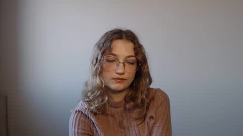 small lily online show from March 5, 1:29 pm