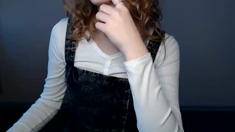 small lily online show from March 10, 1:48 pm