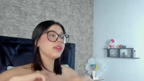 Snapshot of lily_woodz chatting on October 6, 7:07 pm LilyWoodz online show from October 6, 7:07 pm