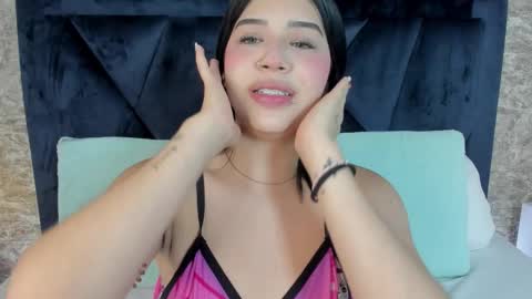 Snapshot of lily_woodz chatting on October 2, 7:52 pm LilyWoodz online show from October 2, 7:52 pm