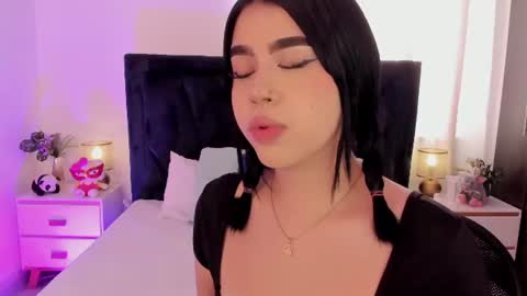 LilyWoodz online show from July 14, 7:07 pm