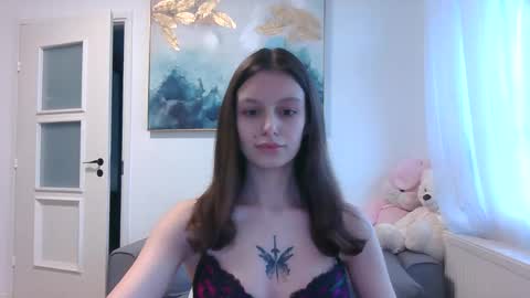 lilycandy_ online show from March 26, 3:47 pm