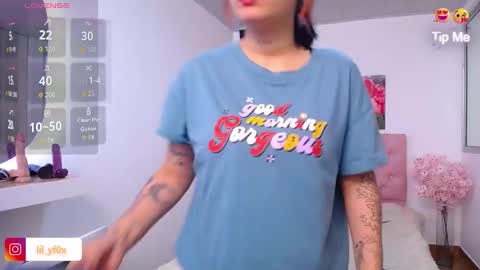 lilyfox23 online show from September 27, 1:07 pm