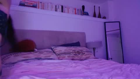 Lily Grace online show from December 17, 5:00 am