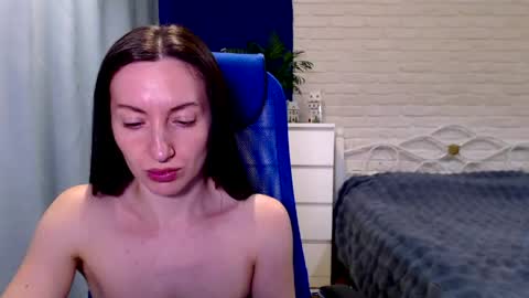 Lily online show from March 24, 9:47 am