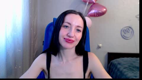 Snapshot of lilymellow chatting on February 8, 6:12 am Lily online show from February 8, 6:12 am